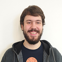 Das Portraitfoto zeigt Tobias Stickling